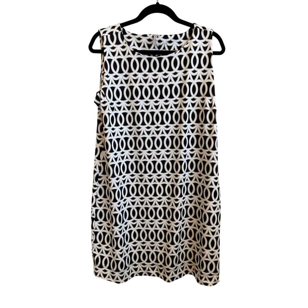 Lulu-B Black & White Sleeveless Geometric Shift Dress
